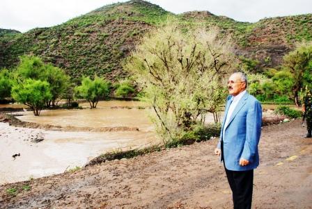 رئيس الجمهورية لدى تفقده السيول إثر هطول الامطار الغزيرة على لحج والضالع ومدينة قعطبة